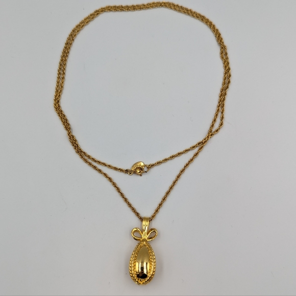 Joan Rivers Egg Shaped Pendant Gold Tone Rope Chain Vintage Signed 30 Inch Long - Picture 8 of 9